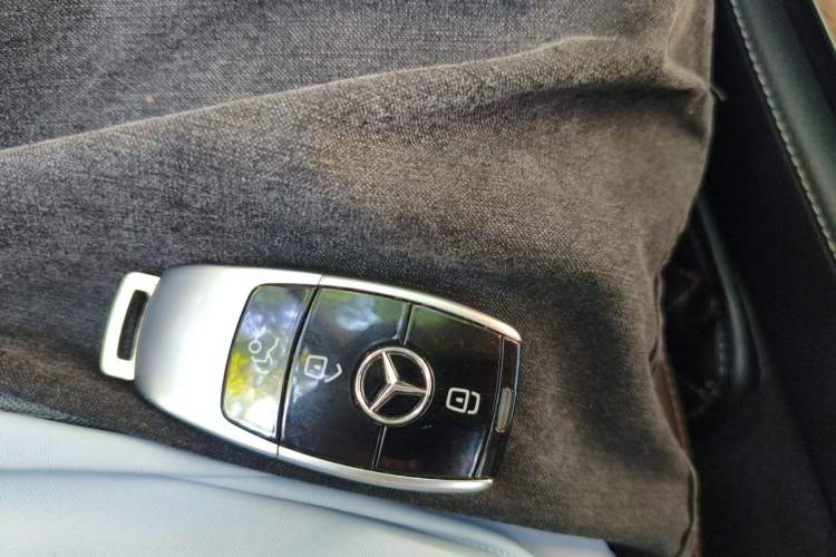 Used Mercedes-Benz E-Class 2018 Facelifted E 300 L Stylish Version Vehicle Key