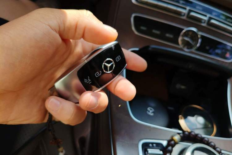 Used Mercedes-Benz E-Class 2018 Facelift E 300 L Luxury Edition Vehicle Key