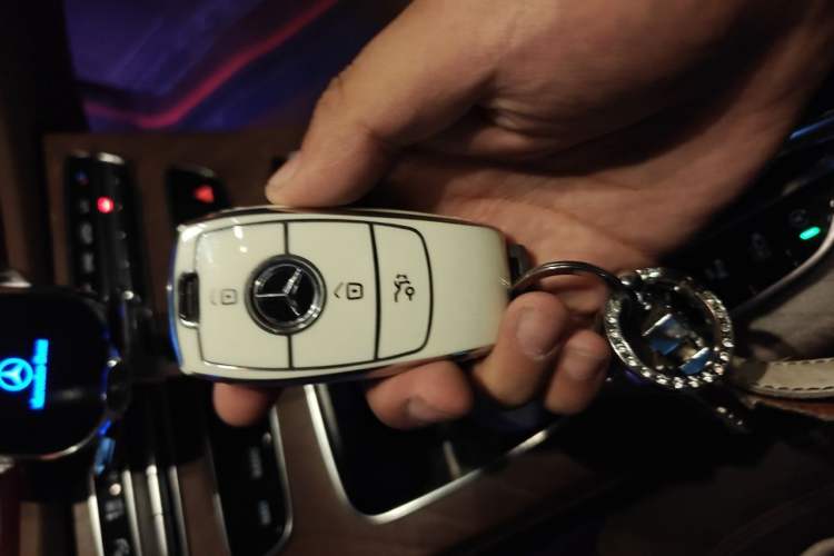 Used Mercedes-Benz E-Class 2018 E 200 L Vehicle Key