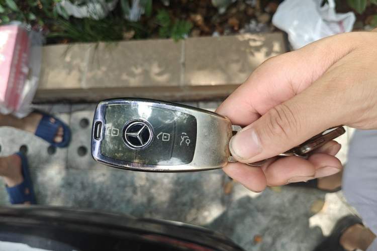 Used Mercedes-Benz E-Class 2018 Facelift E 200 L Sport Edition Vehicle Key