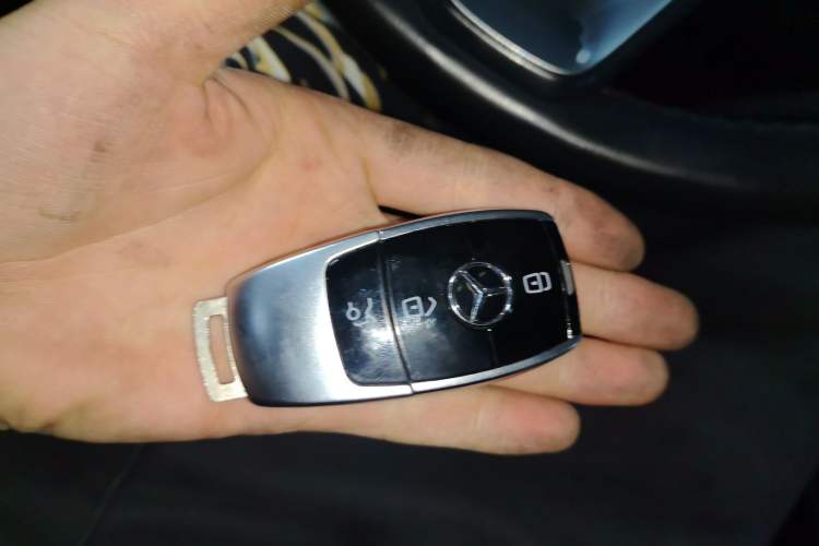 Used Mercedes-Benz E-Class 2018 Facelift E 200 L Vehicle Key