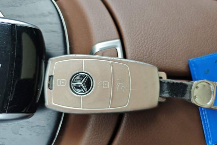 Used Mercedes-Benz E-Class 2018 Restyled E 300 L Sporty and Stylish Edition Vehicle Key