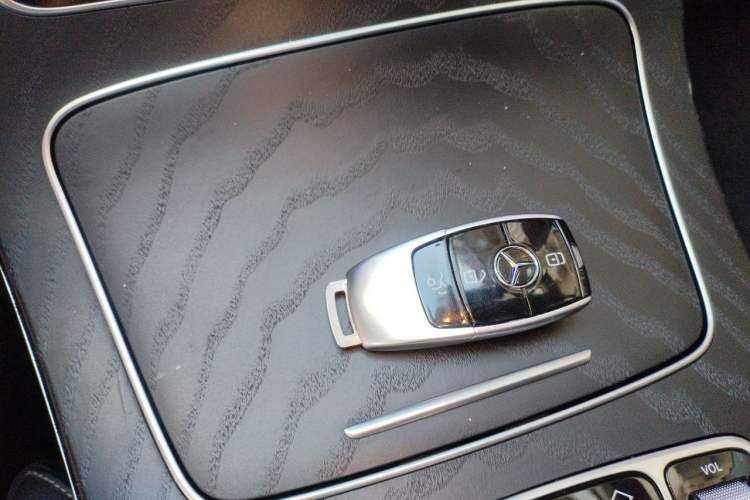 Used Mercedes-Benz E-Class 2018 E 200 L Sport Edition Vehicle Key