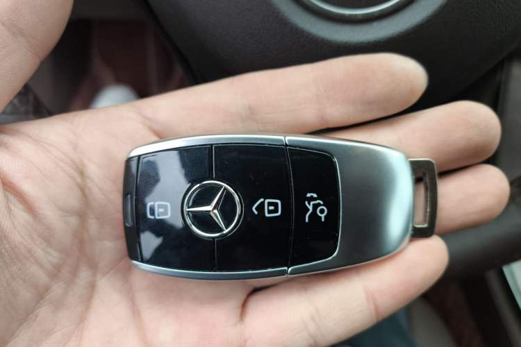 Used Mercedes-Benz E-Class 2018 Facelift E 200 L Vehicle Key