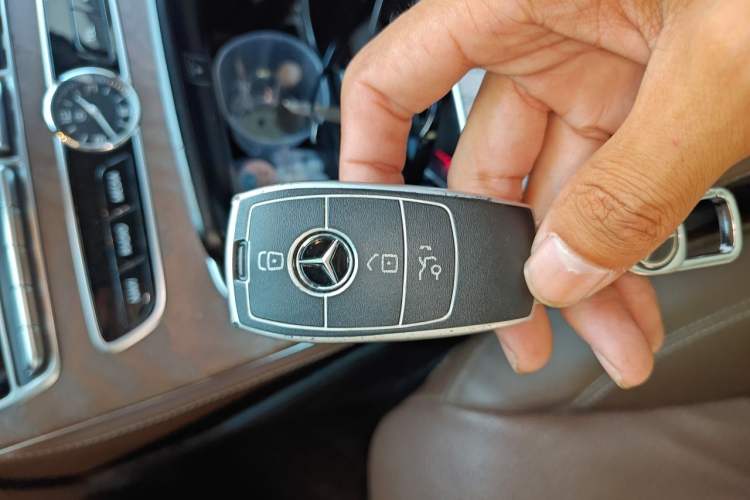 Used Mercedes-Benz E-Class 2018 Facelift E 200 L Vehicle Key