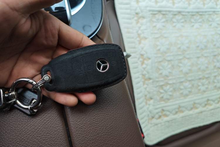 Used Mercedes-Benz E-Class 2018 Facelift E 200 L Sport Edition Vehicle Key
