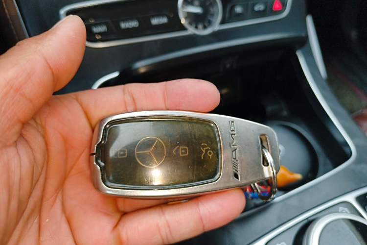 Used Mercedes-Benz E-Class 2018 Facelift E 200 L Sport 4MATIC Vehicle Key