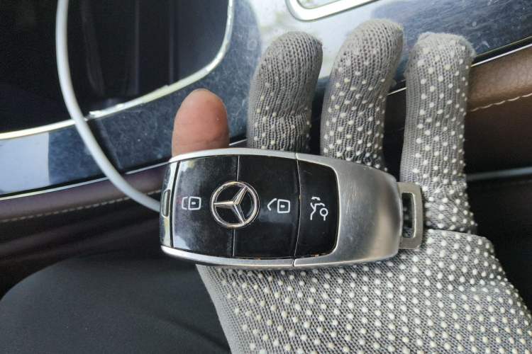 Used Mercedes-Benz E-Class 2018 E 200 L Sport Edition Vehicle Key