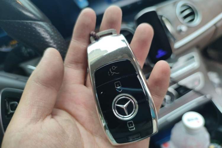 Used Mercedes-Benz E-Class 2018 E 200 L Vehicle Key