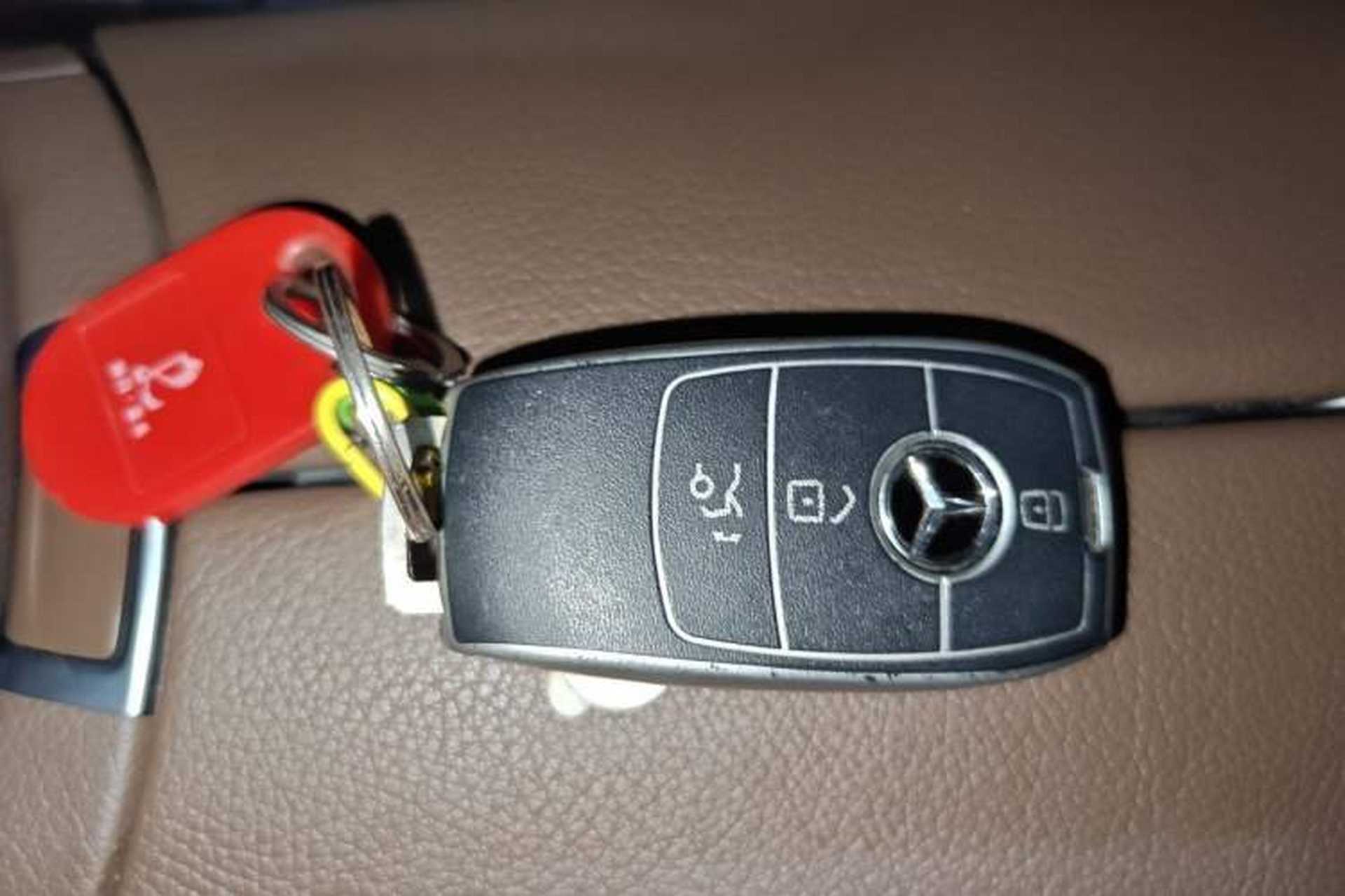 Used Mercedes-Benz E-Class 2018 Facelift E 200 L Sport Edition Vehicle Key