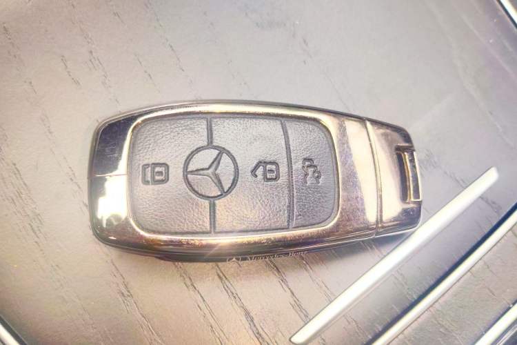 Used Mercedes-Benz E-Class 2018 Facelift E 200 L Sport Edition Vehicle Key