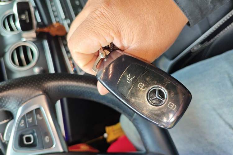 Used Mercedes-Benz E-Class 2018 Facelift E 200 L Sport Edition Vehicle Key