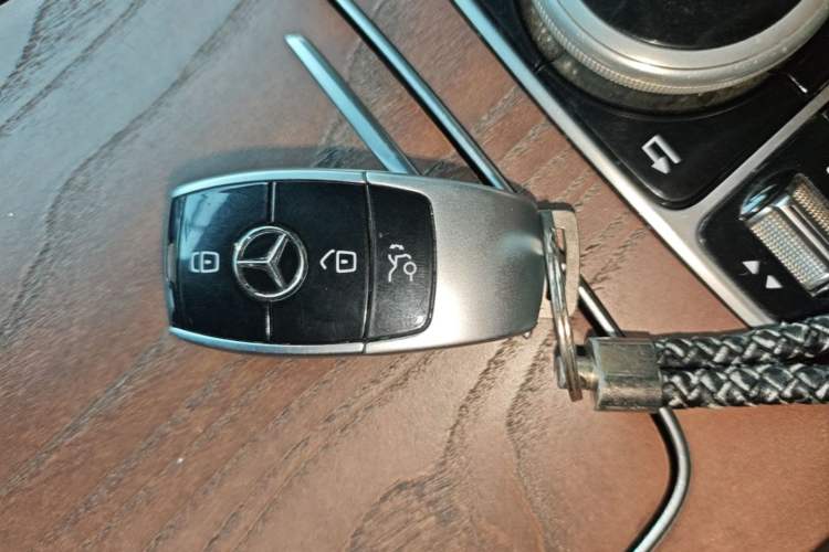 Used Mercedes-Benz E-Class 2018 Facelift E 200 L Vehicle Key