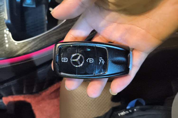 Used Mercedes-Benz E-Class 2018 E 300 L Sport Luxury Edition Vehicle Key