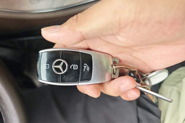 Used Mercedes-Benz E-Class 2018 Facelift E 300 L Luxury Edition Vehicle Key