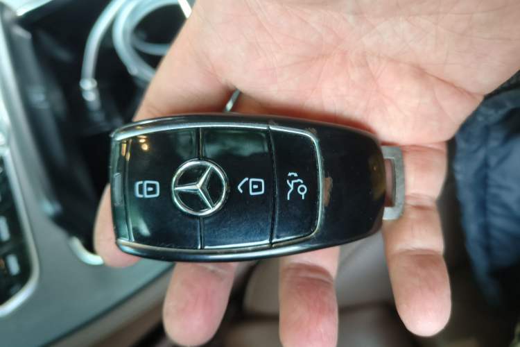 Used Mercedes-Benz E-Class 2018 Facelift E 200 L Sport Edition Vehicle Key