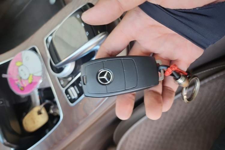 Used Mercedes-Benz E-Class 2018 Facelift E 200 L Vehicle Key