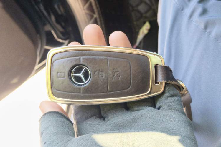 Used Mercedes-Benz E-Class 2018 Facelift E 300 L Luxury Edition Vehicle Key