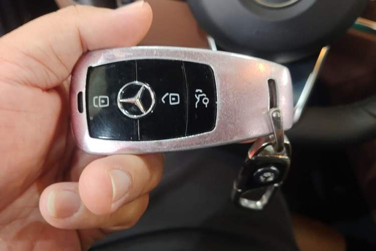 Used Mercedes-Benz E-Class 2018 Facelift E 200 L Sport 4MATIC Vehicle Key