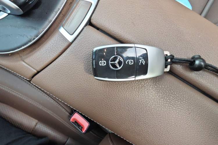 Used Mercedes-Benz E-Class 2018 Facelift E 200 L Sport Edition Vehicle Key