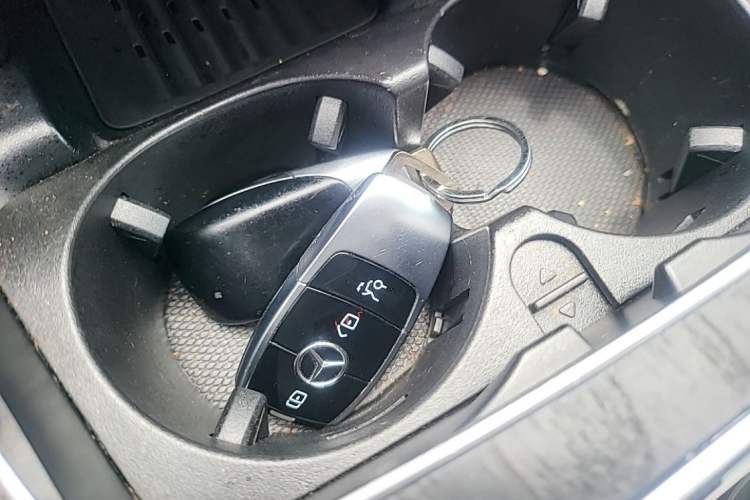 Used Mercedes-Benz E-Class 2018 Facelift E 200 L Sport Edition Vehicle Key