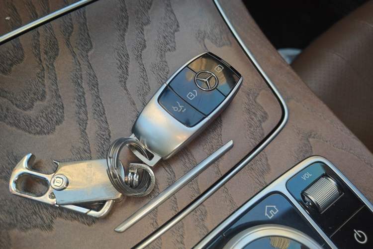 Used Mercedes-Benz E-Class 2018 Facelift E 200 L Vehicle Key