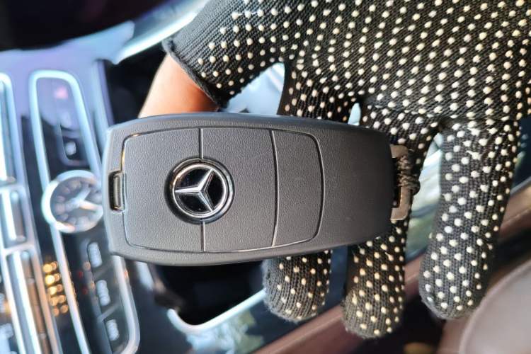Used Mercedes-Benz E-Class 2018 E 300 L Sport Luxury Edition Vehicle Key