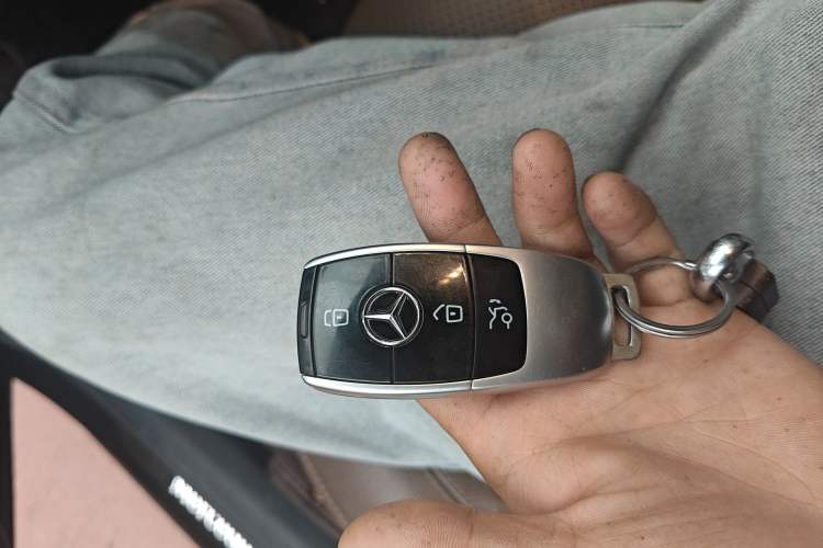 Used Mercedes-Benz E-Class 2018 E 300 L Sport Luxury Edition Vehicle Key
