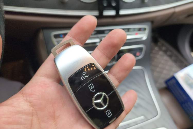 Used Mercedes-Benz E-Class 2018 Facelift E 200 L Sport Edition Vehicle Key