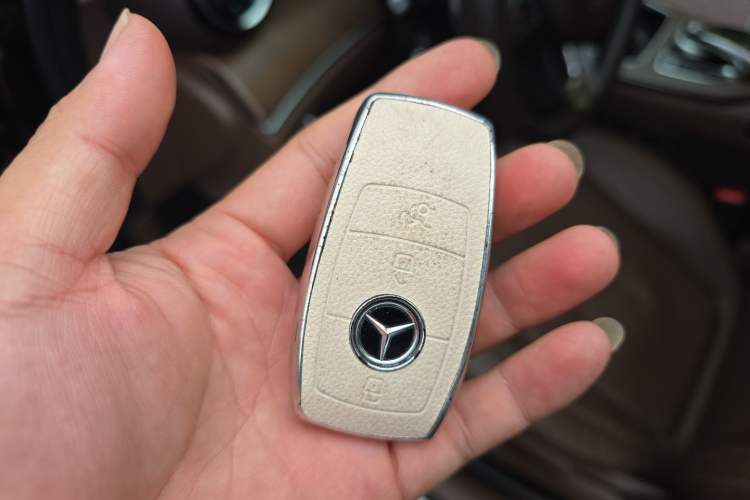 Used Mercedes-Benz E-Class 2018 Facelifted E 300 L Stylish Version Vehicle Key