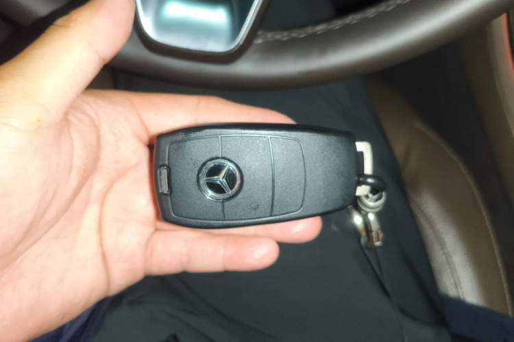 Used Mercedes-Benz E-Class 2018 Facelifted E 300 L Stylish Version Vehicle Key