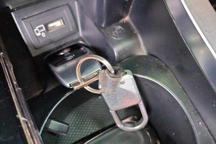 Used Mercedes-Benz E-Class 2018 Facelift E 200 L Vehicle Key