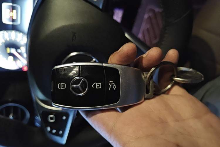 Used Mercedes-Benz E-Class 2018 E 200 Sport 4MATIC Vehicle Key