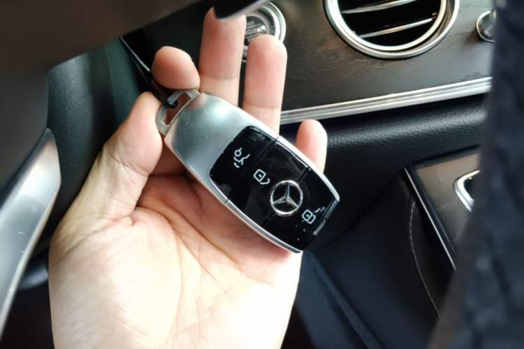 Used Mercedes-Benz E-Class 2018 Facelift E 200 L Sport Edition Vehicle Key
