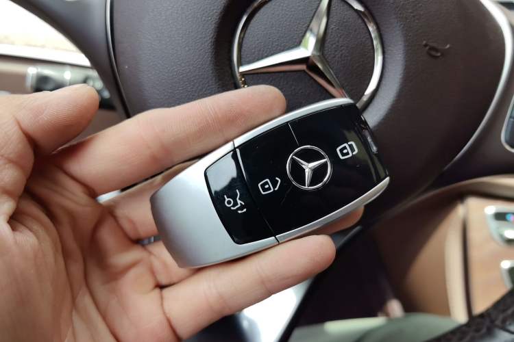 Used Mercedes-Benz E-Class 2018 Facelift E 200 L Vehicle Key