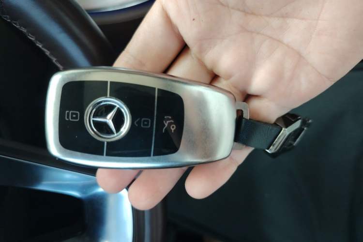 Used Mercedes-Benz E-Class 2018 Facelift E 300 L Luxury Edition Vehicle Key