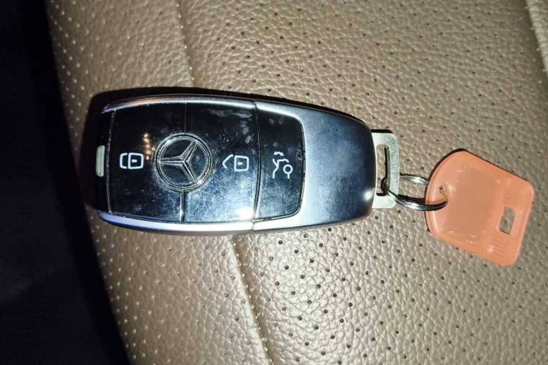 Used Mercedes-Benz E-Class 2018 Facelift E 200 L Sport Edition Vehicle Key