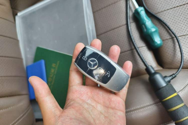 Used Mercedes-Benz E-Class 2018 Facelift E 200 L Vehicle Key