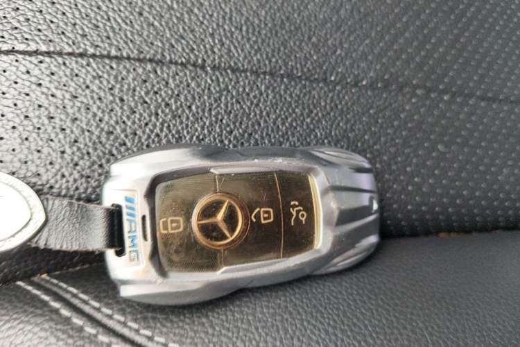 Used Mercedes-Benz E-Class 2018 Facelifted E 300 L Stylish Version Vehicle Key
