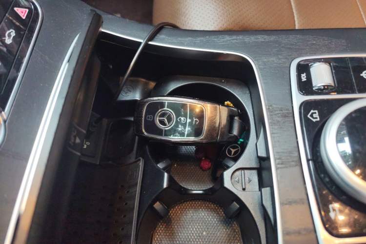 Used Mercedes-Benz E-Class 2018 E 300 L Sport Luxury Edition Vehicle Key