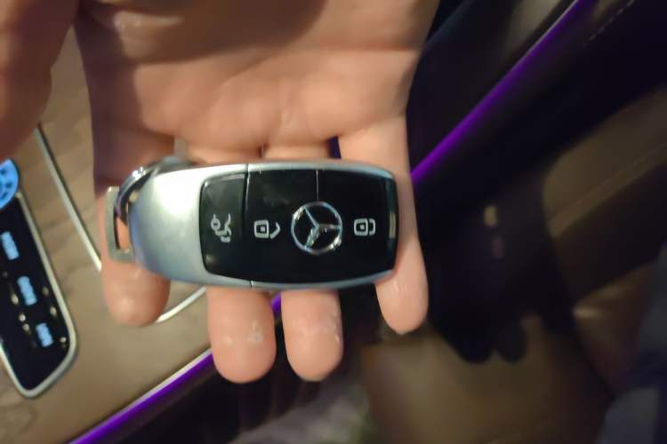 Used Mercedes-Benz E-Class 2018 Facelift E 200 L Vehicle Key