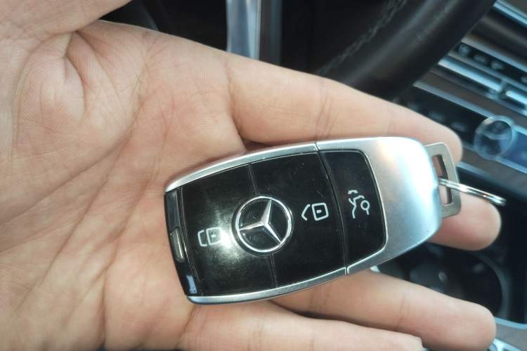Used Mercedes-Benz E-Class 2018 Facelift E 200 L Vehicle Key