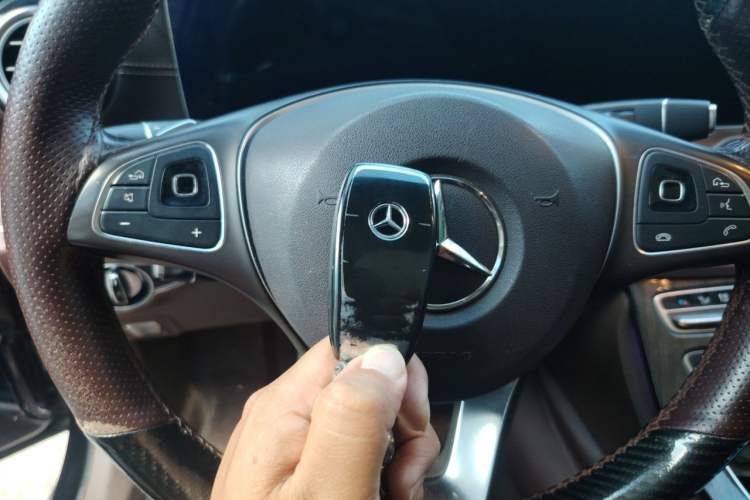 Used Mercedes-Benz E-Class 2018 Facelifted E 300 L Stylish Version Vehicle Key