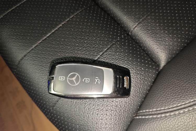 Used Mercedes-Benz E-Class 2018 Facelift E 200 L Vehicle Key