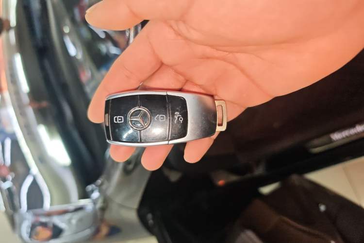 Used Mercedes-Benz E-Class 2018 E 200 L Vehicle Key