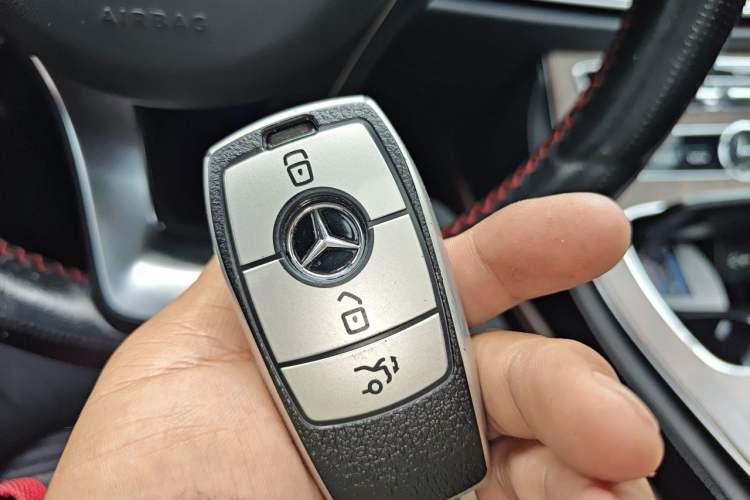 Used Mercedes-Benz E-Class 2018 Facelifted E 300 L Stylish Version Vehicle Key