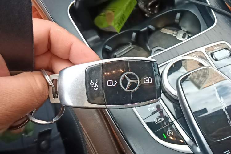 Used Mercedes-Benz E-Class 2018 Restyled E 300 L Sport Luxury Edition Vehicle Key