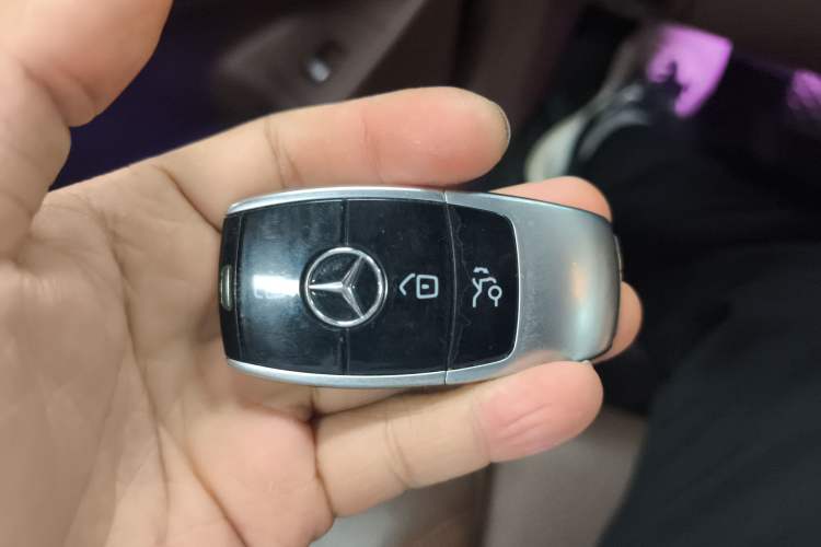 Used Mercedes-Benz E-Class 2018 Facelift E 200 L Vehicle Key