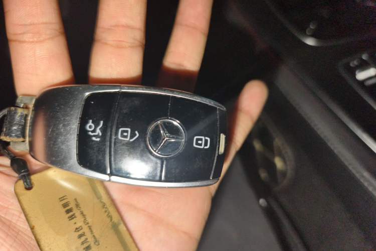 Used Mercedes-Benz E-Class 2018 E 300 L Sporty and Stylish Model Vehicle Key