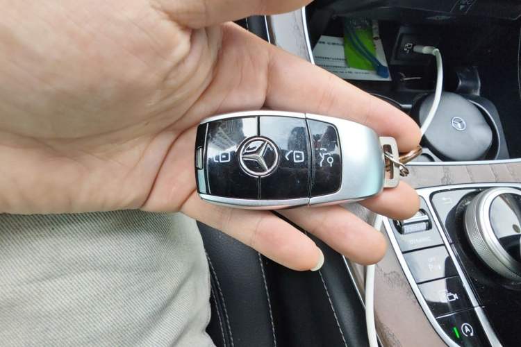 Used Mercedes-Benz E-Class 2018 Facelifted E 300 L Stylish Version Vehicle Key